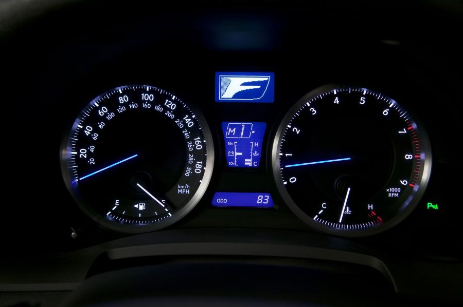  Lexus IS-F 2010 года  (фото 127 из 140)